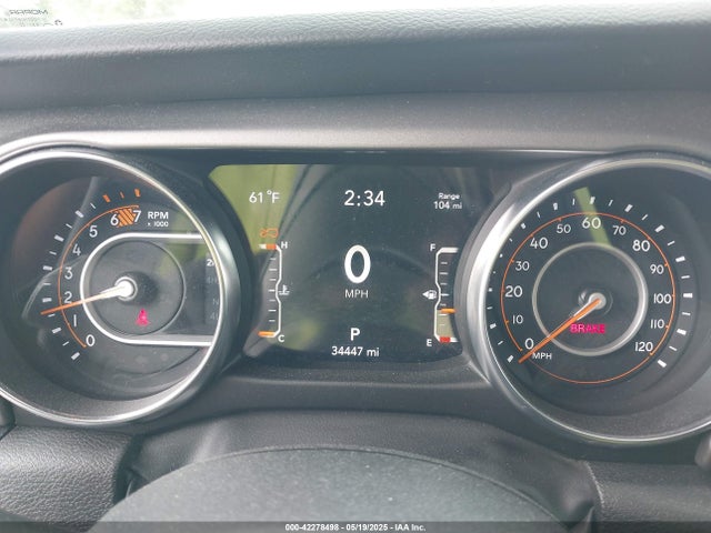 1C4HJXDG2PW531904 Jeep 2023
