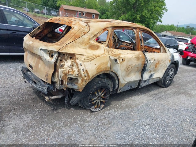 1FMCU0H66NUA84198 Ford ESCAPE SEL