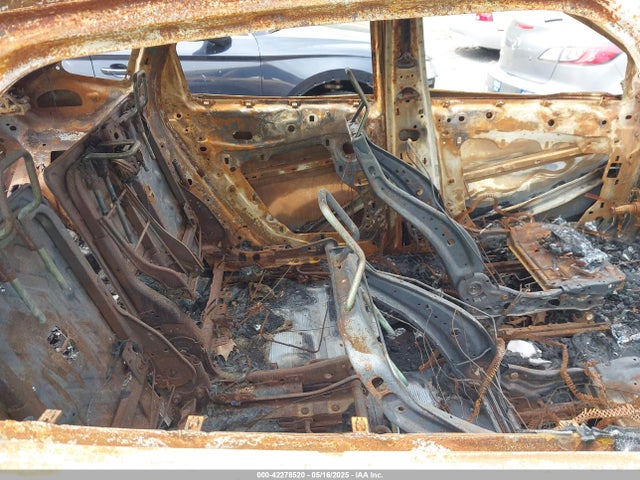 1FMCU0H66NUA84198 Ford ESCAPE SEL