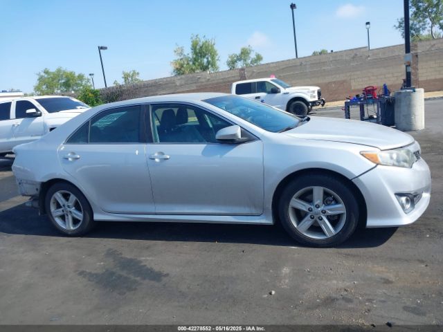 4T1BF1FK0EU401792 Toyota CAMRY SE