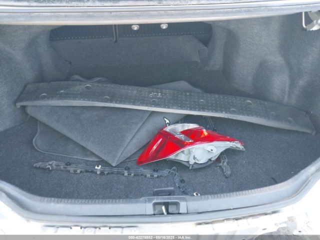 4T1BF1FK0EU401792 Toyota CAMRY SE