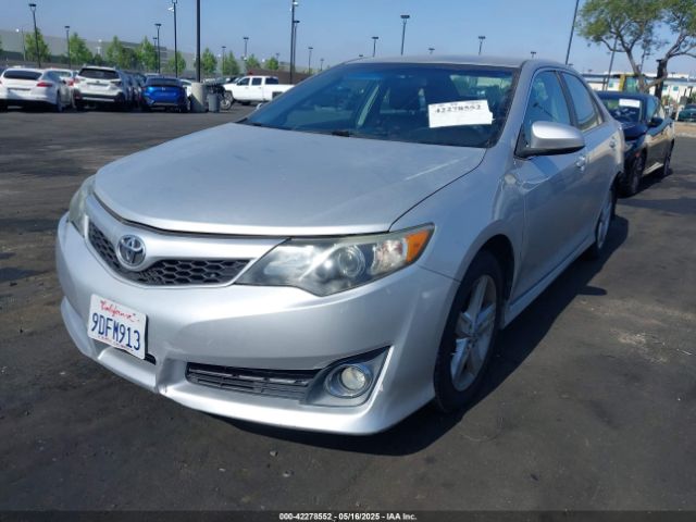 4T1BF1FK0EU401792 Toyota CAMRY SE