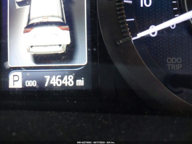 5TDYZ3DC9HS776179 Toyota Sienna Xle 8 Passenger