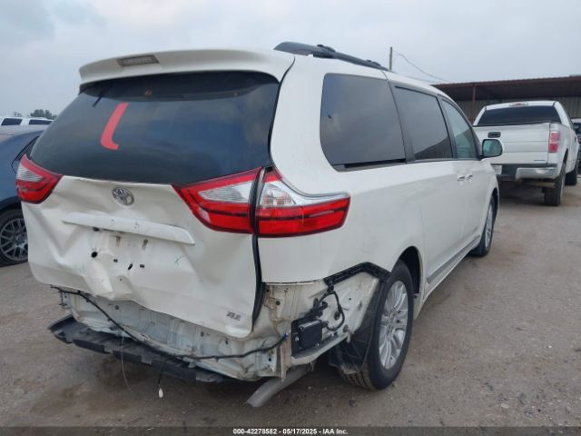 5TDYZ3DC9HS776179 Toyota Sienna Xle 8 Passenger