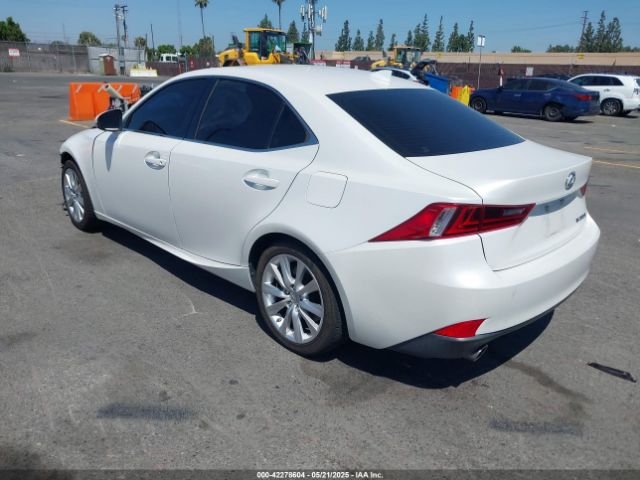 2016 LEXUS IS 200T JTHBA1D22G5036596 Photo 2