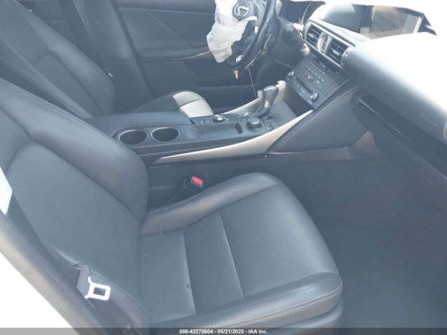 2016 LEXUS IS 200T JTHBA1D22G5036596 Photo 4