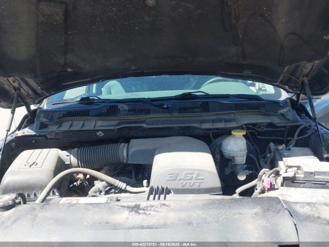 1C6RR7FG2JS285033 RAM 1500 Tradesman  4x4 6'4 Box