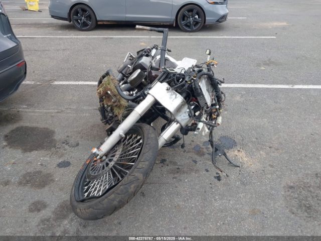 2011 HARLEY-DAVIDSON FLHX 1HD1KBM15BB671330 Photo 4
