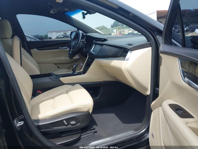 2017 CADILLAC XT5 1GYKNARS8HZ133787 Photo 4