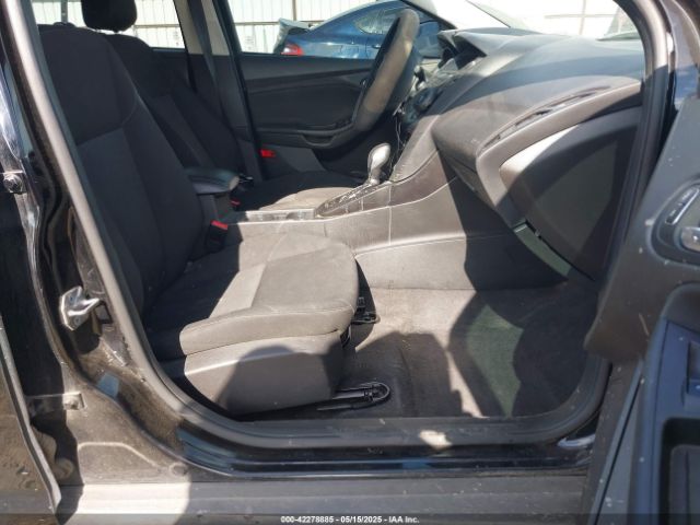 1FADP3F20JL288437 Ford FOCUS SE