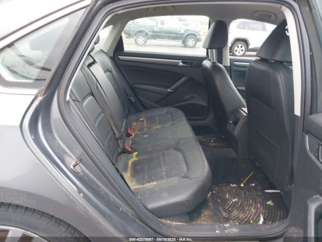 1VWDT7A31HC053985 Volkswagen Passat 1.8t R-line