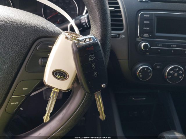 KNAFK4A67G5488789 KIA FORTE LX