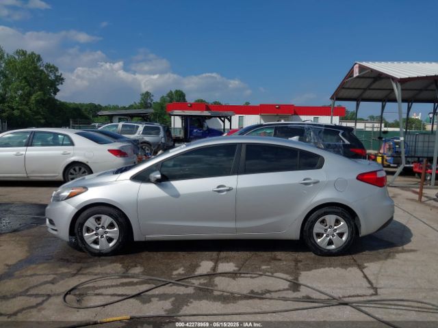 KNAFK4A67G5488789 KIA FORTE LX