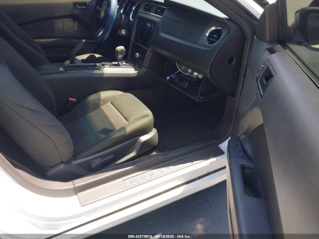 1ZVBP8AM8E5277944 Ford Mustang V6