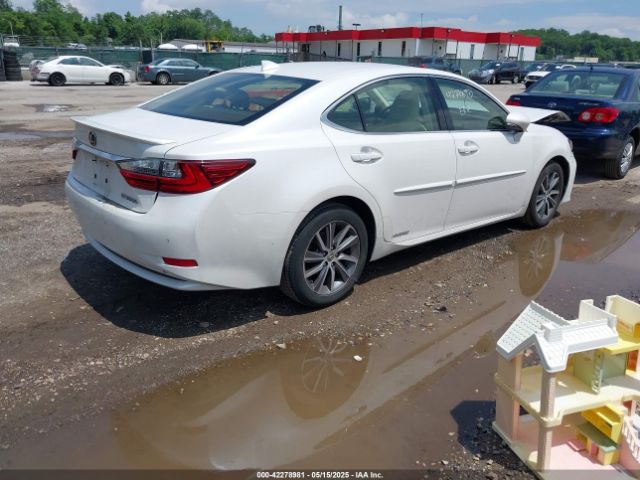 2016 LEXUS ES 300H JTHBW1GG8G2110372 Photo 3