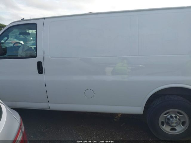 1GCWGAFP8M1306203 Chevrolet Express Cargo Rwd 2500 Regular Wheelbase Wt