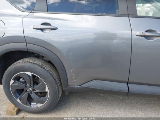 5N1BT3BA3RC672598 Nissan Rogue Sv Fwd
