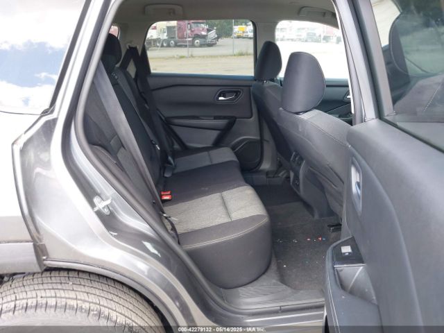 5N1BT3BA3RC672598 Nissan Rogue Sv Fwd