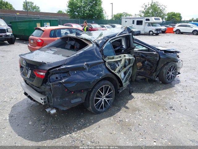 4T1G11AK5NU680670 Toyota CAMRY SE