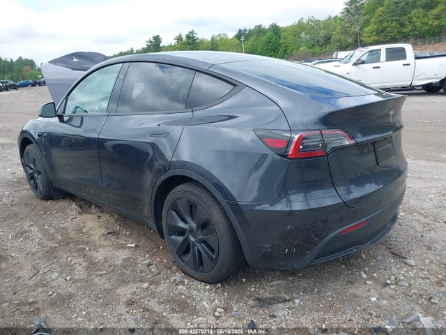 2025 TESLA MODEL Y 7SAYGDED0SF320508 Photo 2