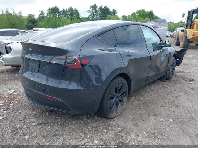 2025 TESLA MODEL Y 7SAYGDED0SF320508 Photo 3