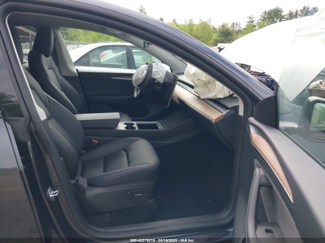 2025 TESLA MODEL Y 7SAYGDED0SF320508 Photo 4