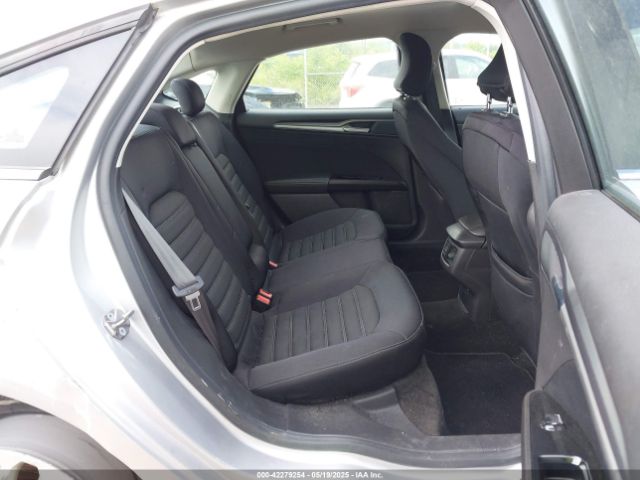 1FA6P0H73F5113630 Ford FUSION SE