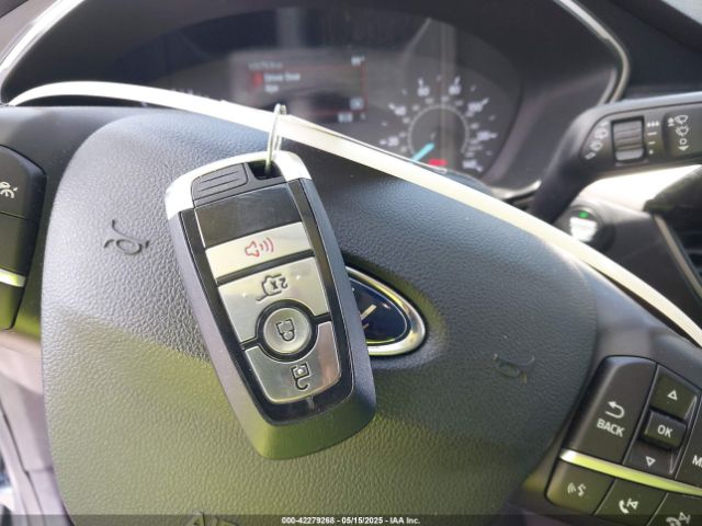 1FMCU0G68NUB64197 Ford ESCAPE SE