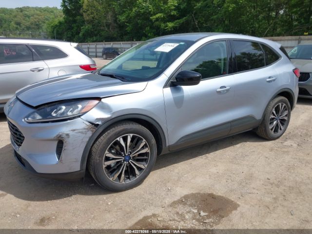 1FMCU0G68NUB64197 Ford ESCAPE SE