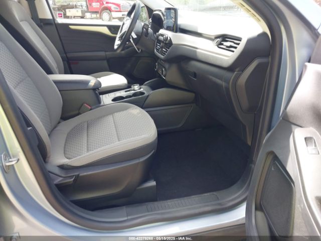 1FMCU0G68NUB64197 Ford ESCAPE SE