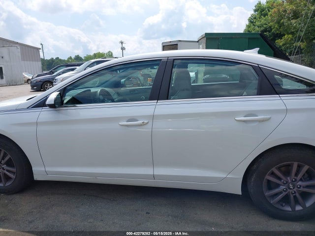 Hyundai SONATA SE 2016 5NPE24AF4GH307341 Image 14