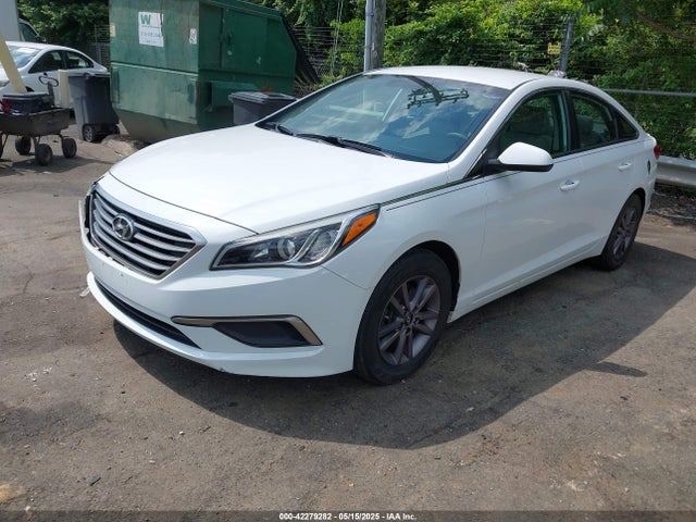 Hyundai SONATA SE 2016 5NPE24AF4GH307341 Image 2