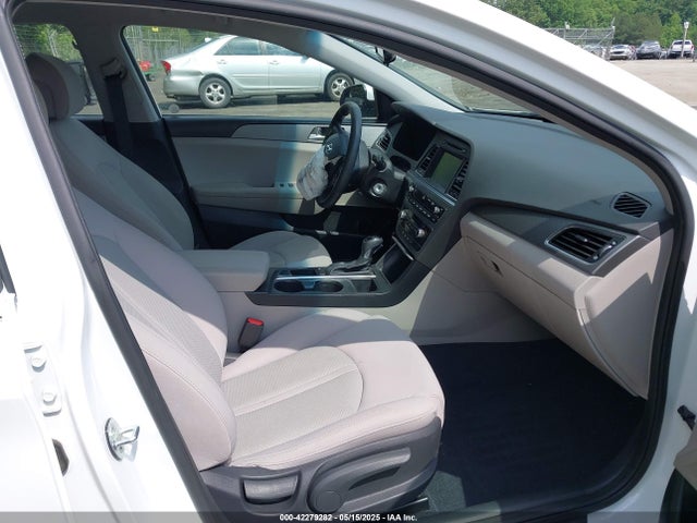 Hyundai SONATA SE 2016 5NPE24AF4GH307341 Image 5