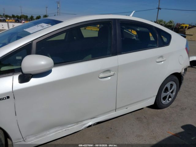 JTDKN3DU9F0453194 Toyota Prius Two