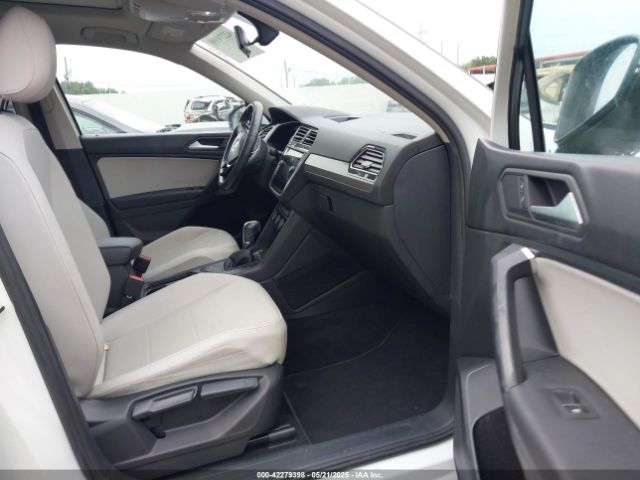 2019 VOLKSWAGEN TIGUAN 3VV3B7AX6KM018161 Photo 4