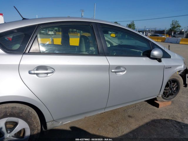 JTDKN3DU4F0422967 Toyota Prius Four