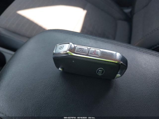 KNDEUCAA2M7149395 KIA SELTOS S