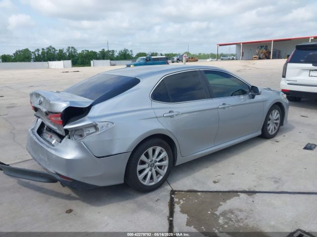2018 TOYOTA CAMRY 4T1B11HK2JU150201 Photo 3