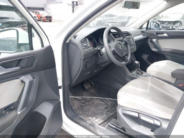 3VV1B7AX8JM032990 Volkswagen Tiguan 2.0t S