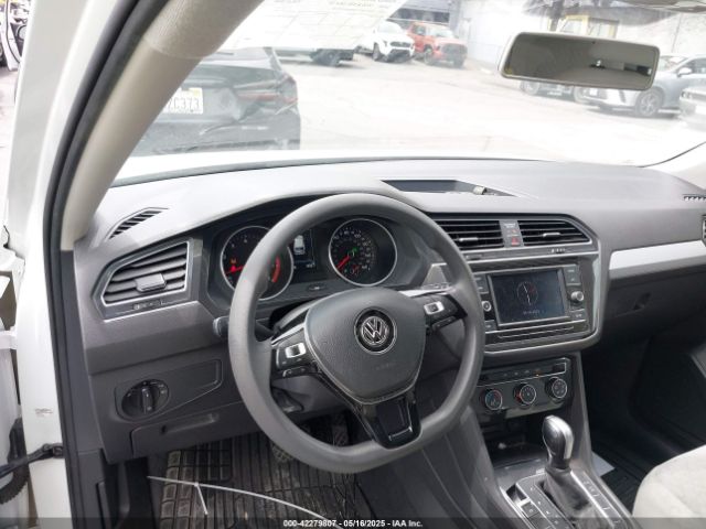 3VV1B7AX8JM032990 Volkswagen Tiguan 2.0t S