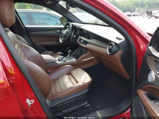 2018 ALFA ROMEO STELVIO ZASFAKNN5J7B91860 Photo 4