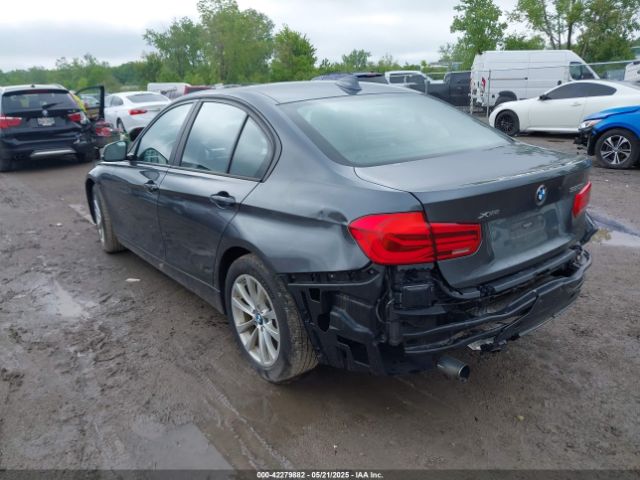 2018 BMW 320I WBA8A3C5XJA505917 Photo 2