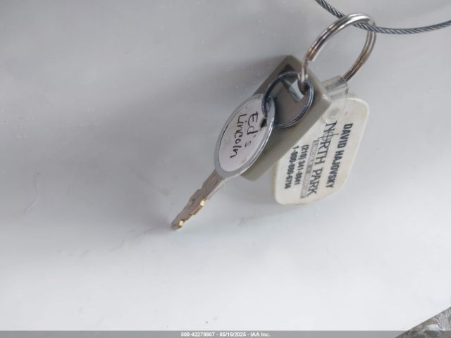 2004 LINCOLN TOWN CAR 1LNHM81WX4Y616283 Photo 10