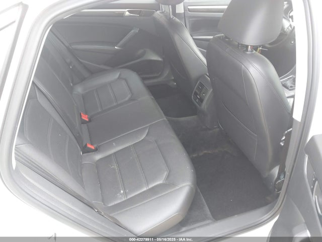 1VWBS7A35GC047664 Volkswagen Passat 1.8t Se