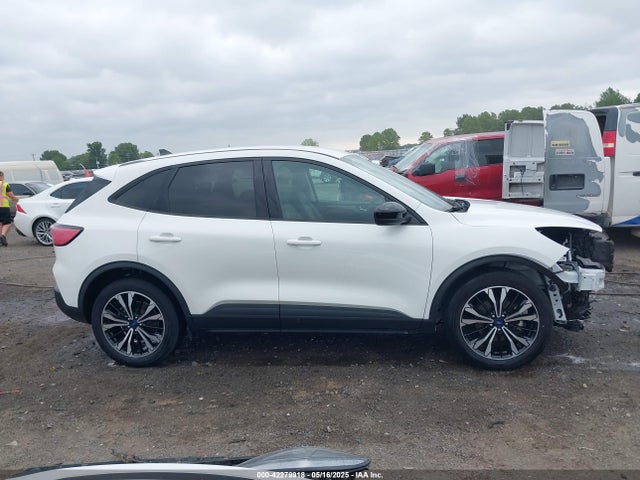 1FMCU0G6XMUB32625 Ford ESCAPE SE