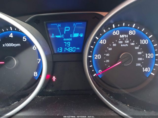 KM8JU3AG2FU048893 Hyundai TUCSON SE