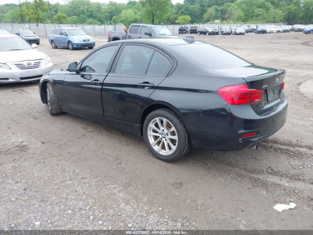 2018 BMW 320I WBA8E5G59JNU46619 Photo 2