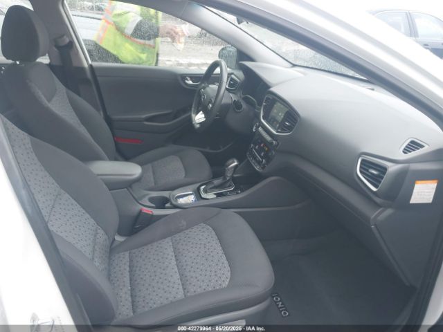 2017 HYUNDAI IONIQ HYBRID KMHC75LC0HU026917 Photo 4
