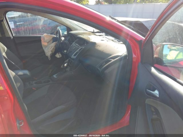 1FADP3F2XEL218112 Ford FOCUS SE