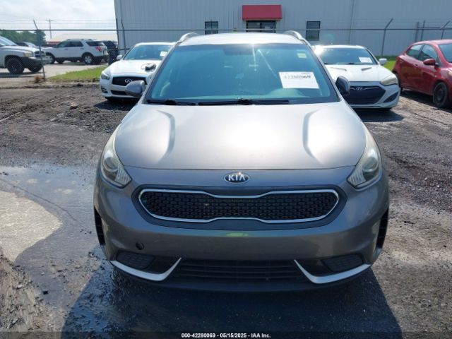 KNDCB3LC8H5039903 KIA NIRO LX